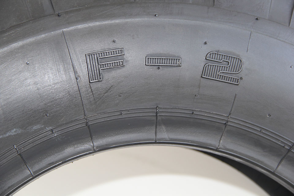 thumbnail image 2 of Premium Farm Tractor Tire Inner Tube TR218A Valve Stem 9.5-32... 2 of 10